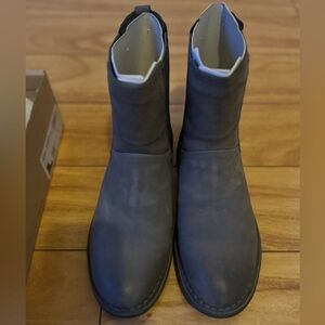 UGG Larra Charcoal Ankle Boots